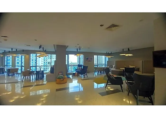950 Ahm At Acqua 3* Manila