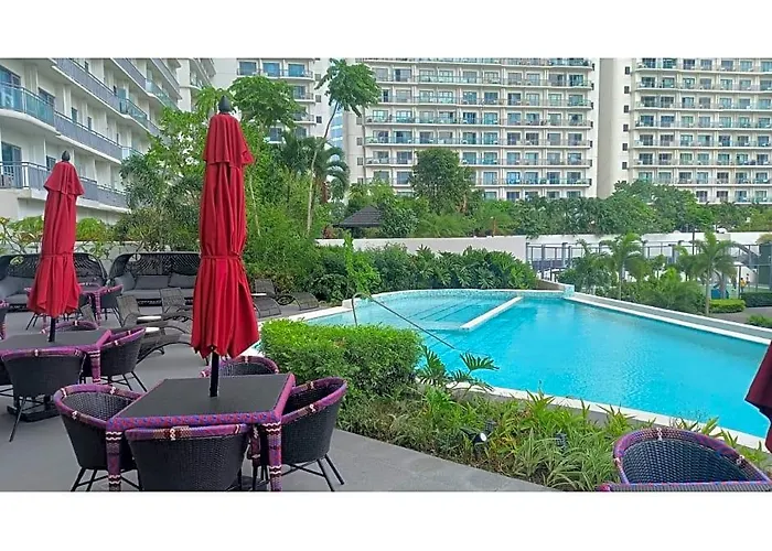 950 Ahm At Acqua Hotel Manila