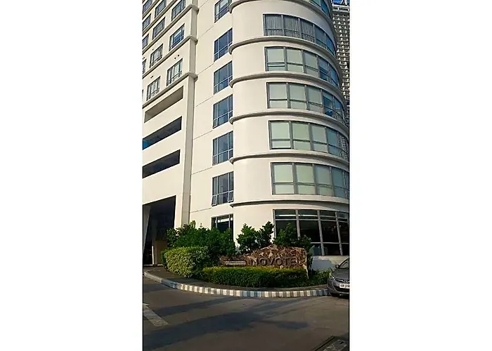 950 Ahm At Acqua 3* Manila